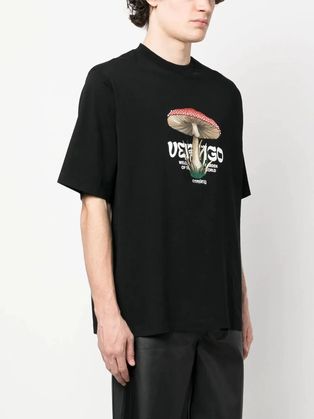 CAMISETA MUSHROOM NEGRA