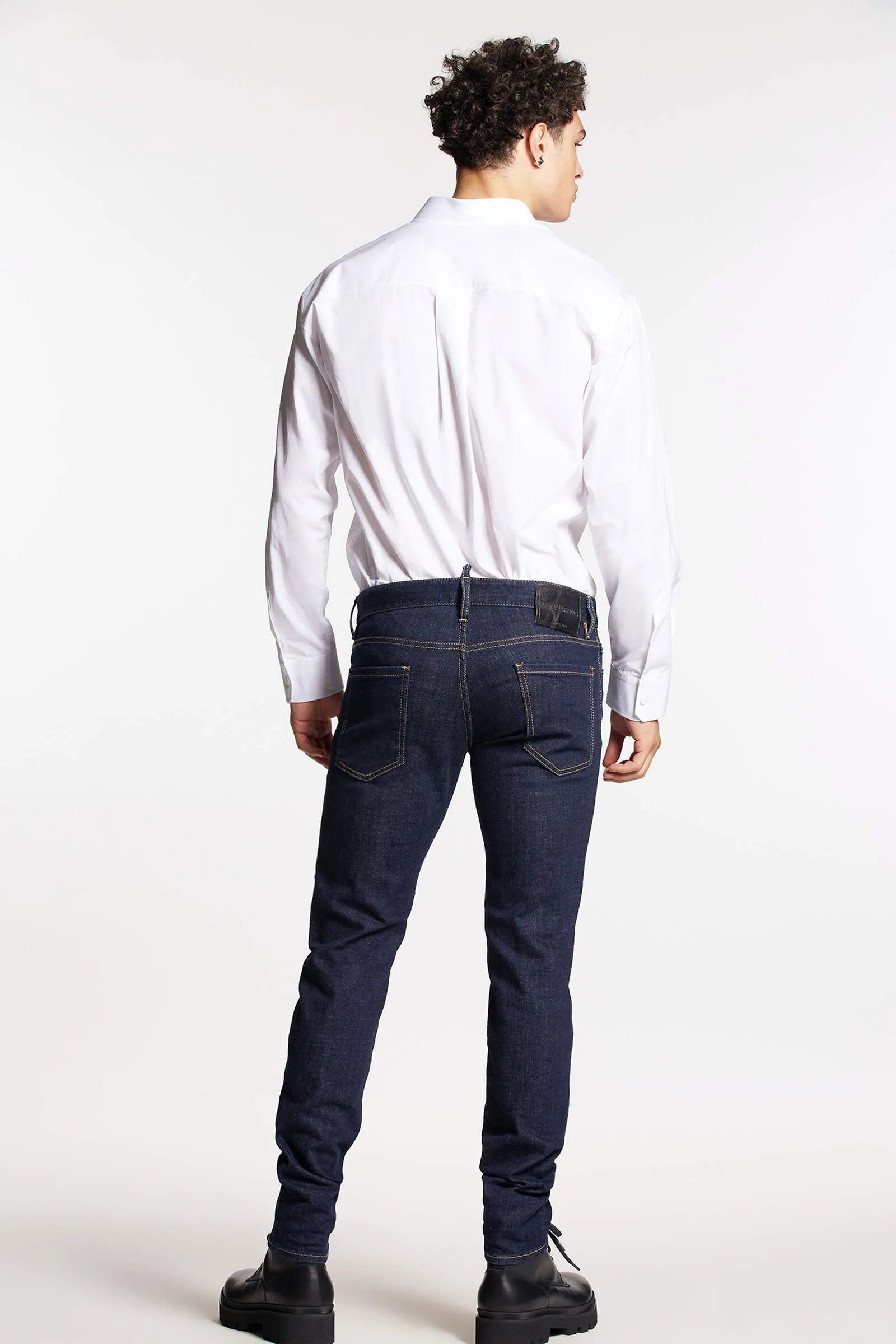 DARK RINSE WASH SLIM JEANS