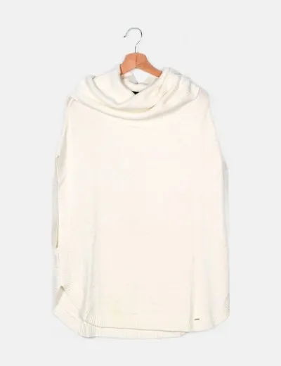 Ferrache Poncho blanco cuello vuelto