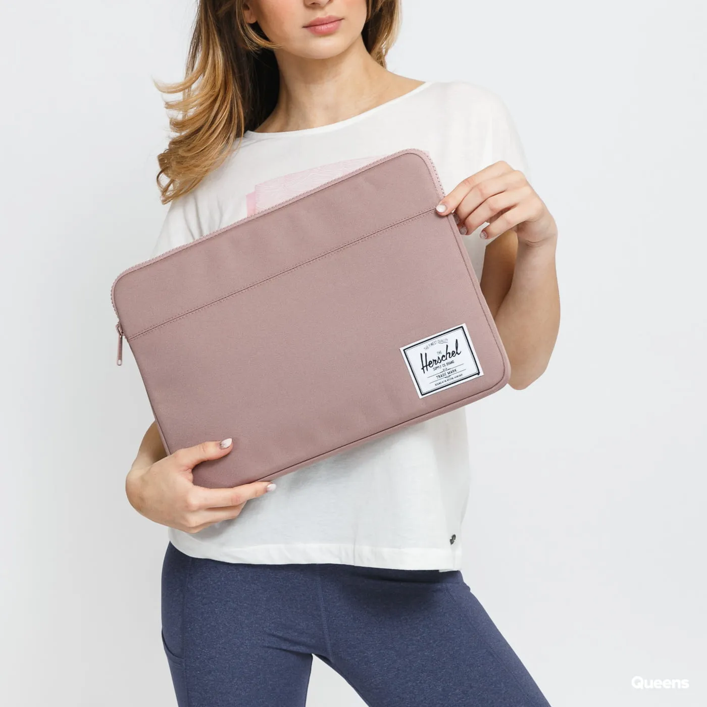 Herschel Supply CO. Anchor Sleeve for 15/16" MacBook