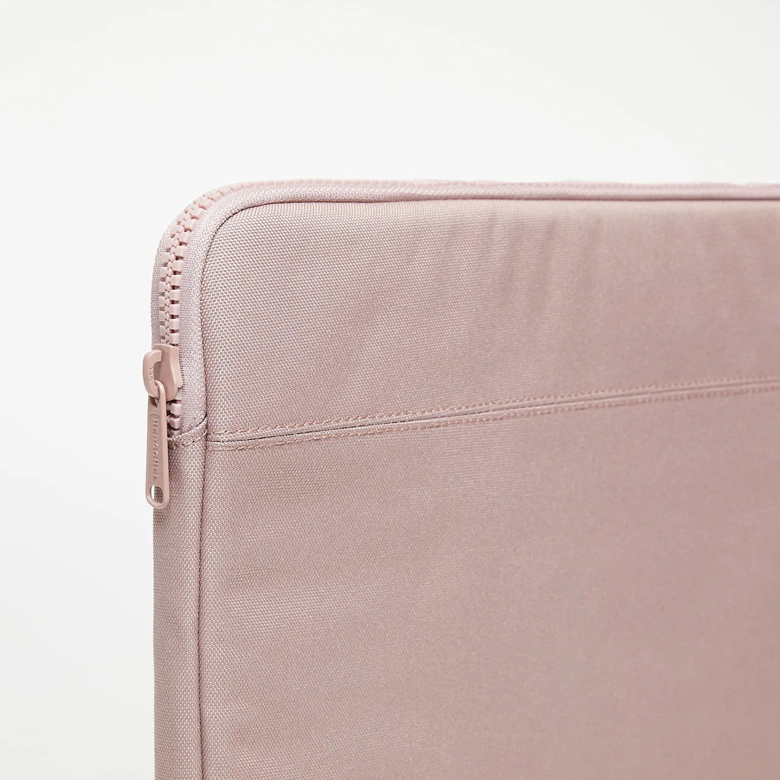 Herschel Supply CO. Anchor Sleeve for 15/16" MacBook