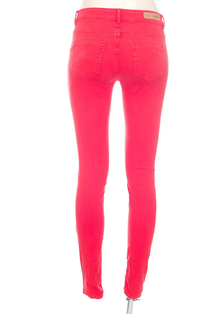 Pantalón color Rojo - Zara