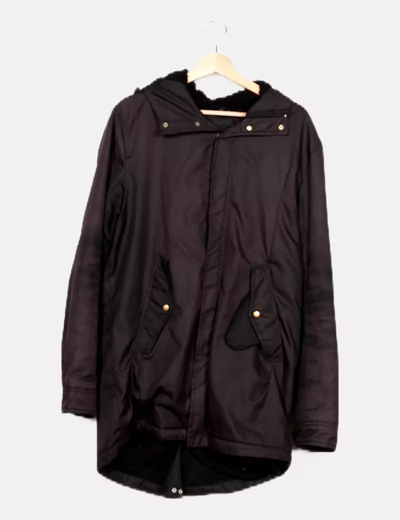 Pull&Bear Parka negra capucha