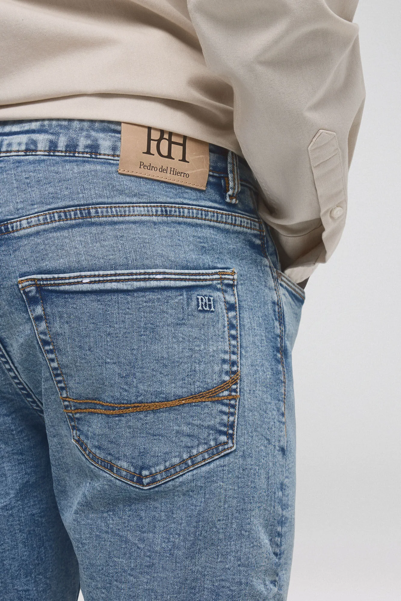 Regular fit Premium Flex lightweight jeans