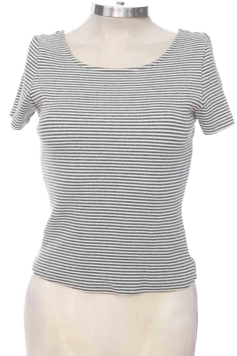 Top / Camiseta color Gris - Koaj