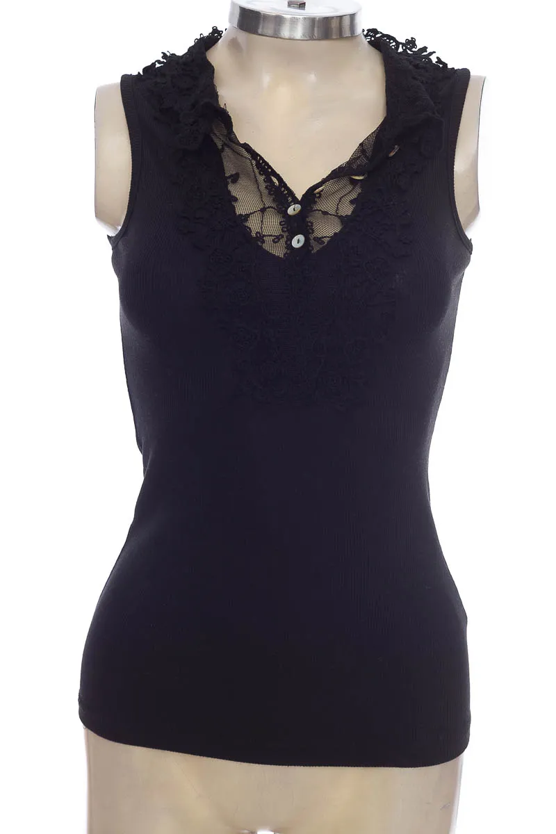 Top / Camiseta color Negro - Mabelyn