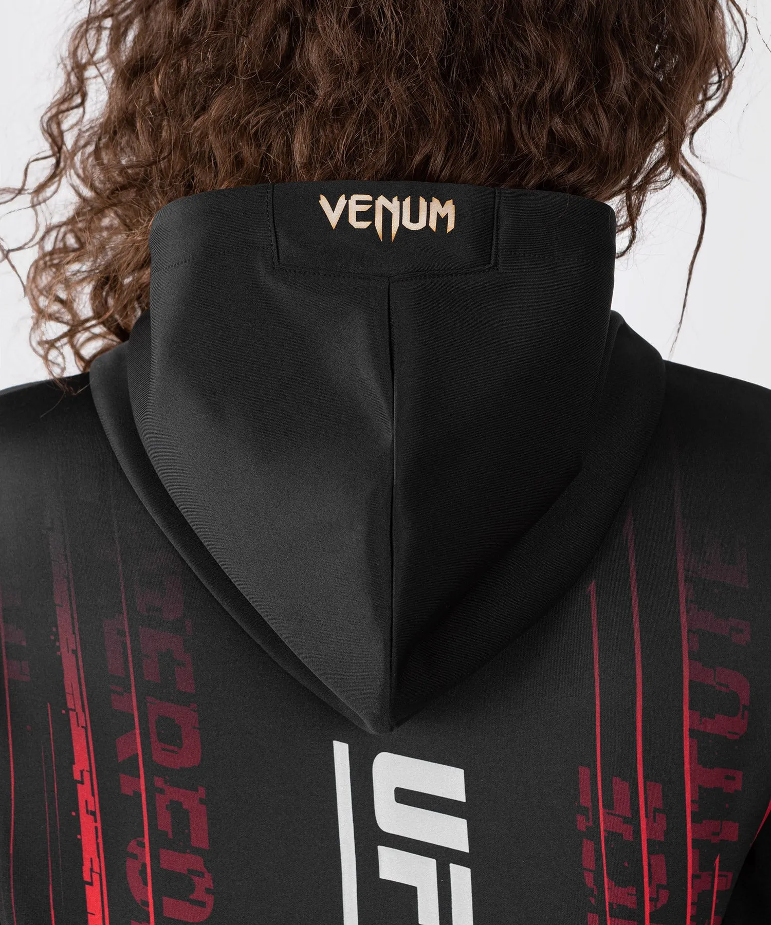 UFC Venum Performance Institute 2.0 Sudadera con Capucha para Mujer - Negro/Rojo