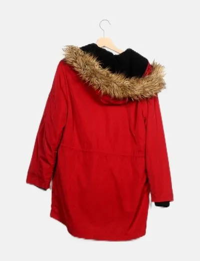 Zara Parka roja pelo capucha