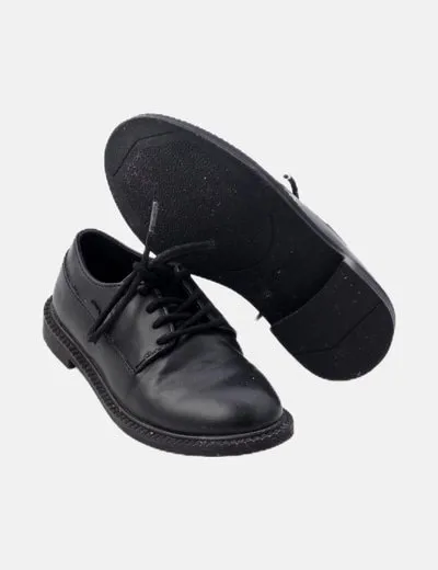 Zara Zapato negro acordonado